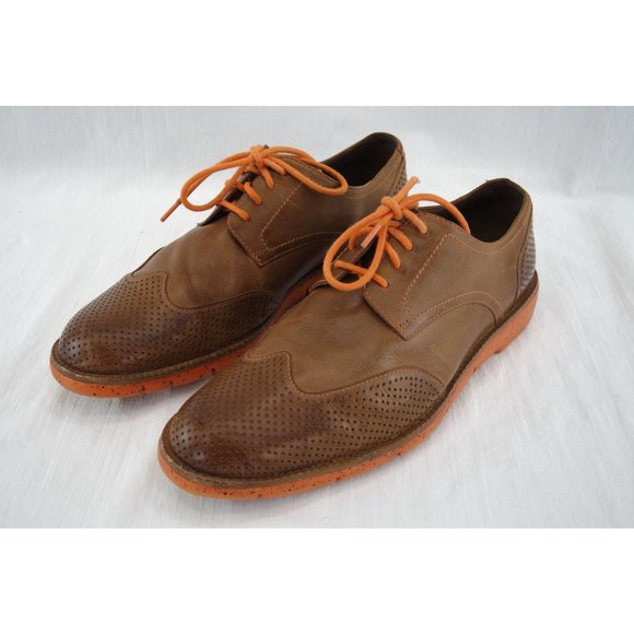 Donald Pliner EDD-61 Wingtip Oxfords - Picture 2 of 8